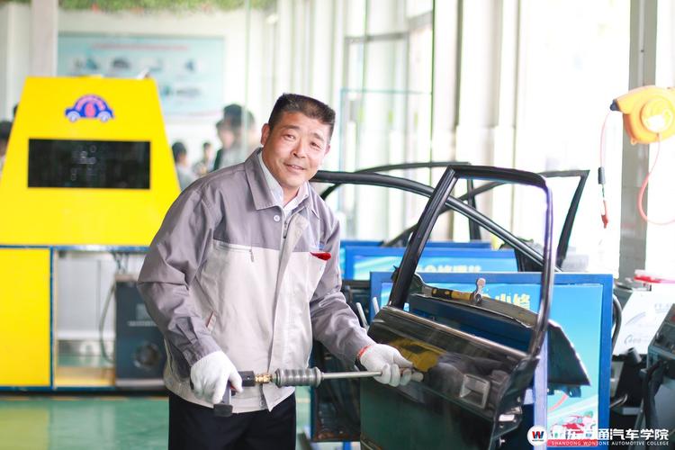 山东万通名师张久泉:汽车钣喷美容巨匠(汽車汽修萬通)